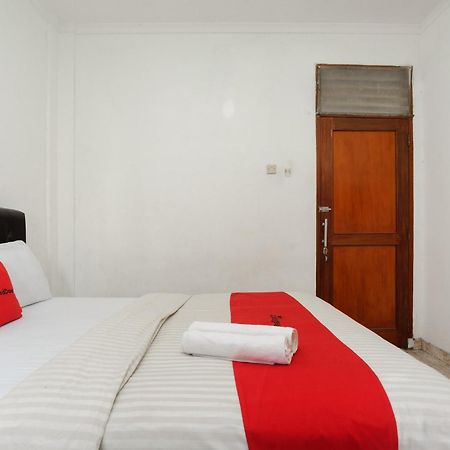 Reddoorz Syariah Near Aeon Mall Tanjung Barat Джакарта Екстериор снимка