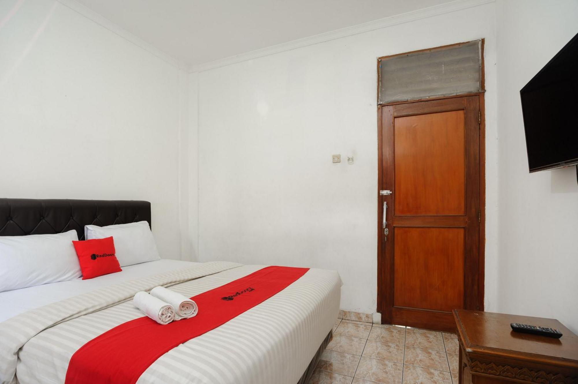 Reddoorz Syariah Near Aeon Mall Tanjung Barat Джакарта Екстериор снимка