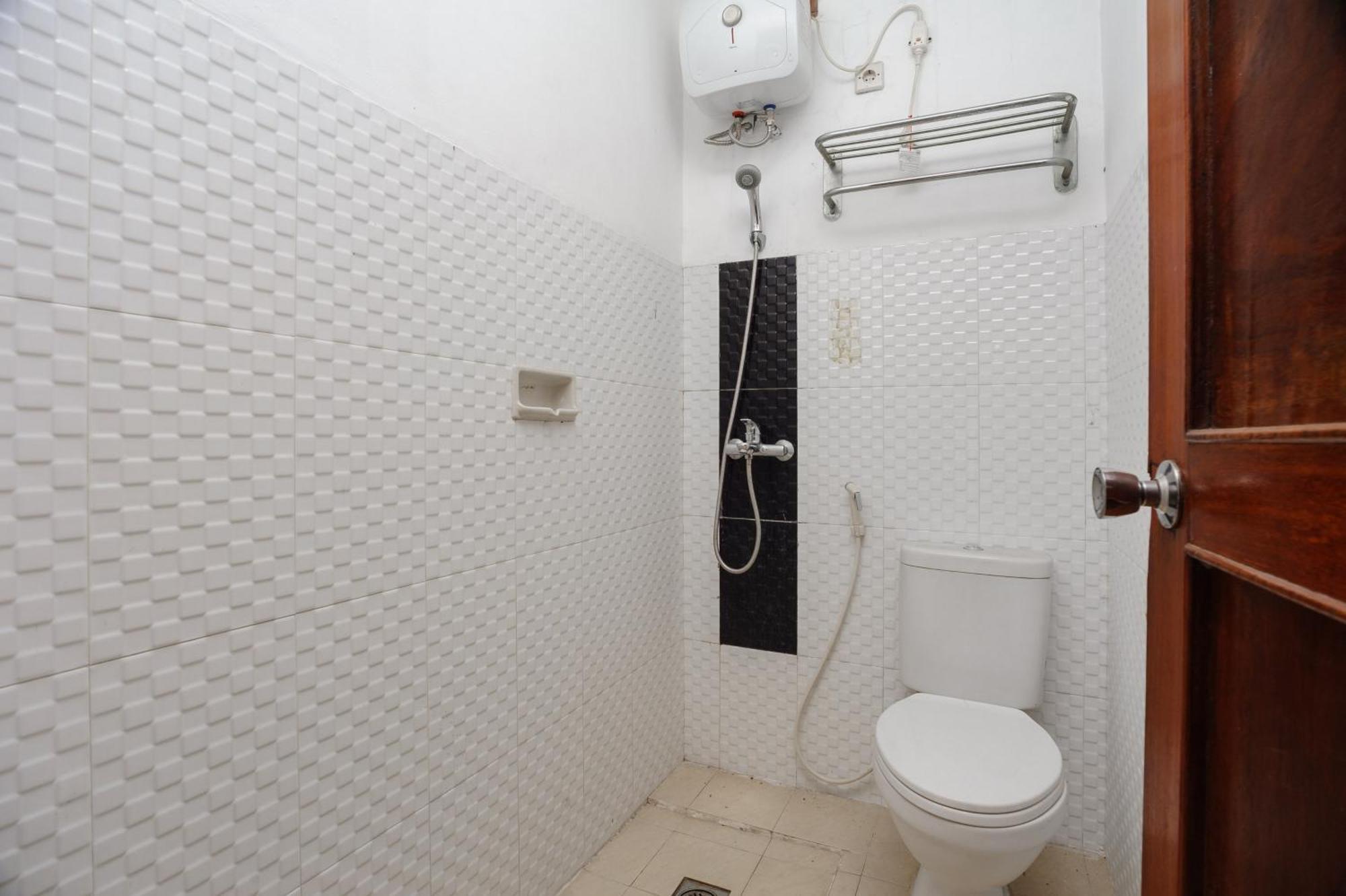 Reddoorz Syariah Near Aeon Mall Tanjung Barat Джакарта Екстериор снимка