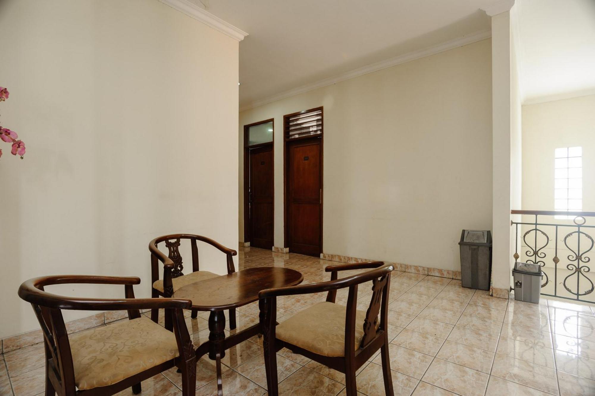 Reddoorz Syariah Near Aeon Mall Tanjung Barat Джакарта Екстериор снимка